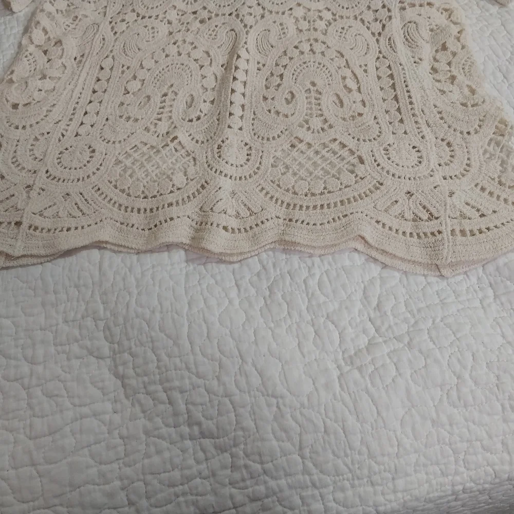 KEREN HART Women Size M Crochet Cream Lace Top - Picture 3 of 16